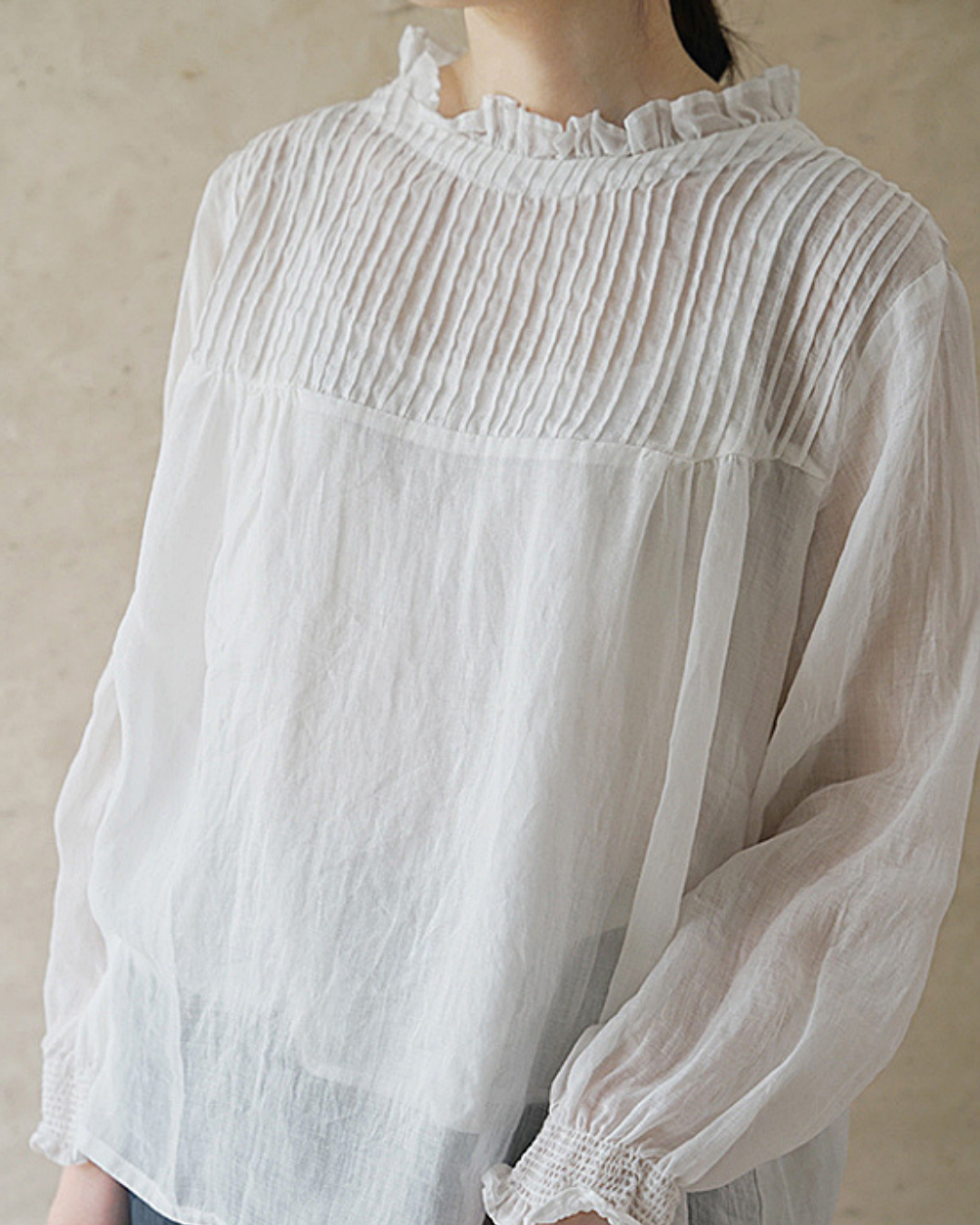 ピンタックフリル刺繍ブラウス 1951