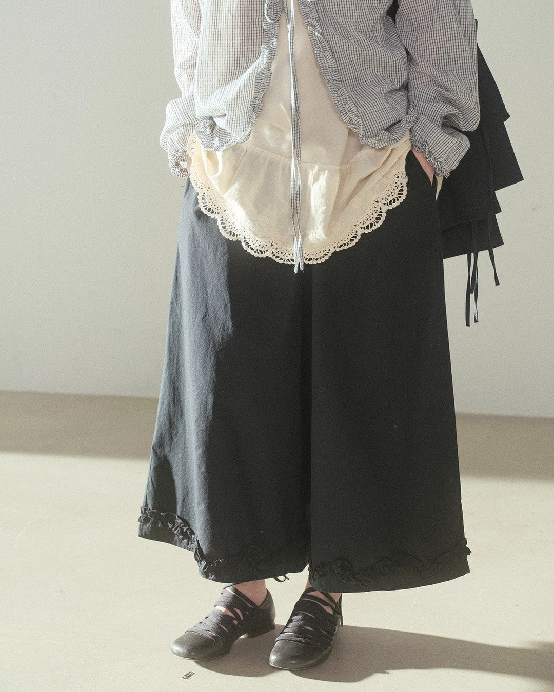 ハイウエストフリルワイドクロップドパンツ 2328