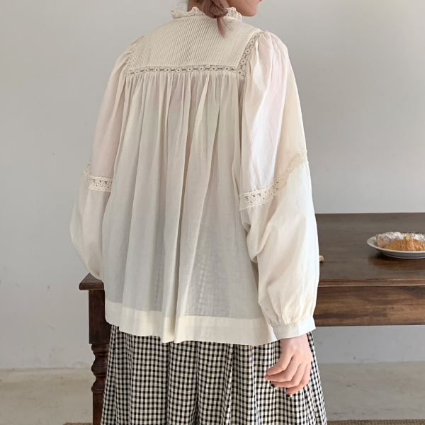 シアーフリル刺繍ブラウス 1491