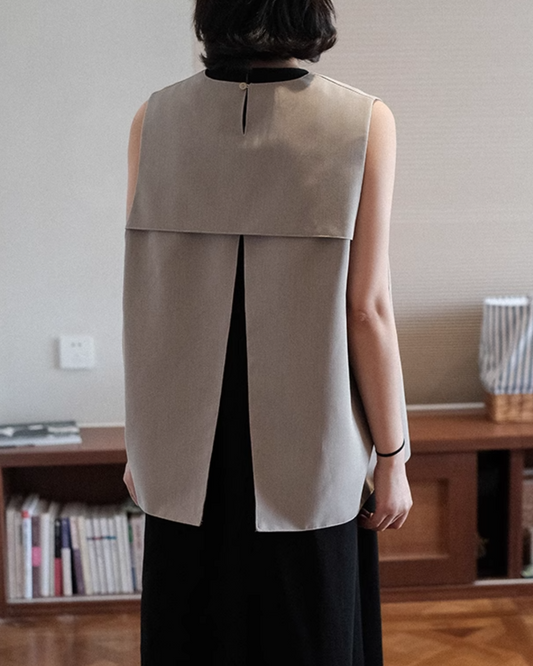 クルーネックバックスリットフレアベスト 1958