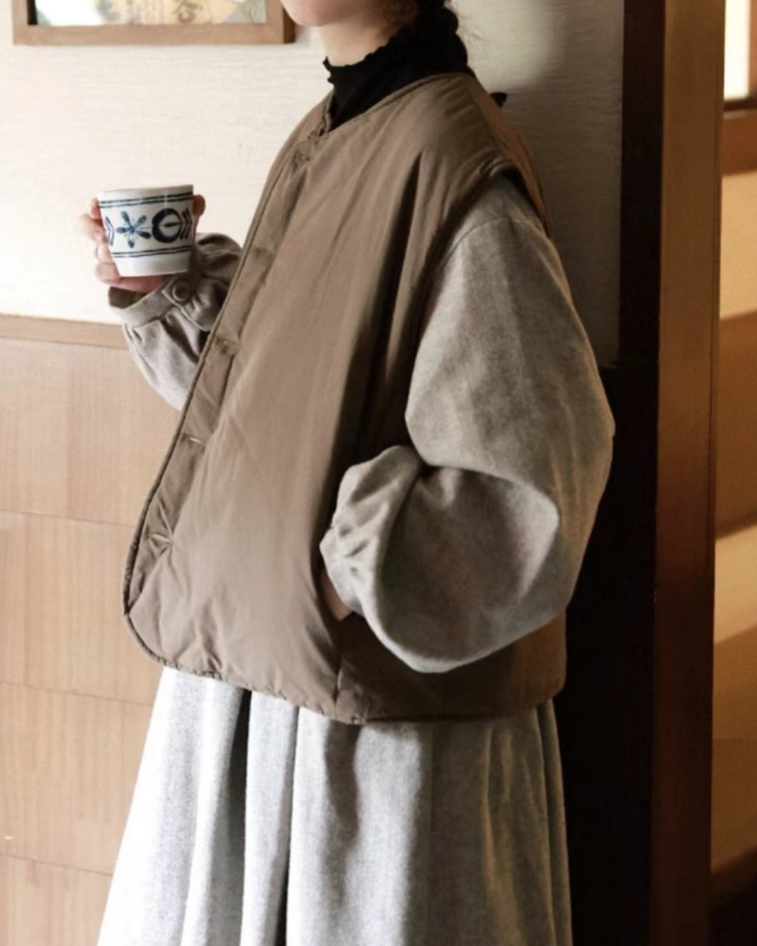 ミニマルデザインノーカラーボタンベスト 2745