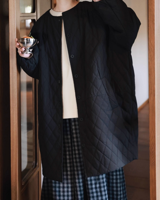 ノーカラーキルティングロングコート 2741