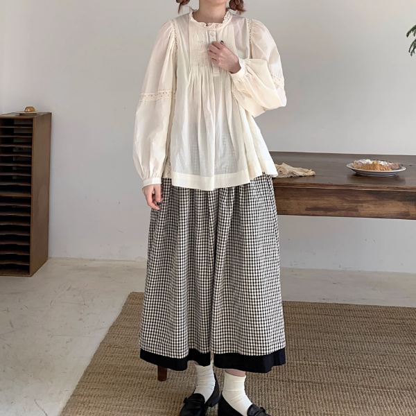 シアーフリル刺繍ブラウス 1491