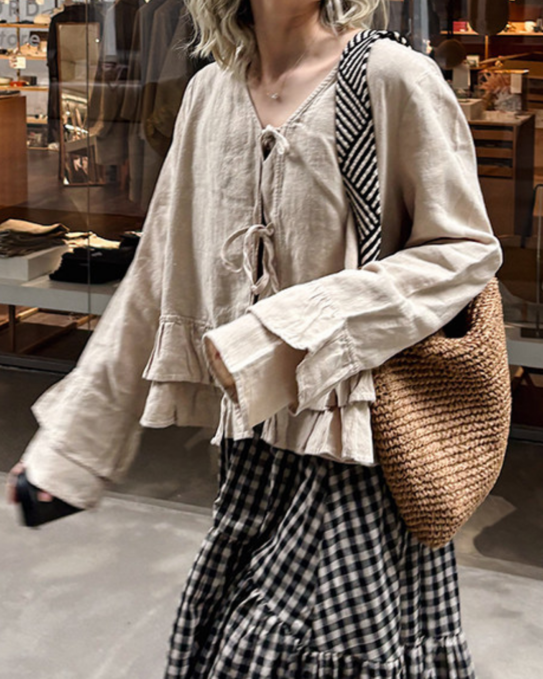 ダブルフリルネックリボンブラウス 2826